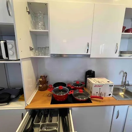 Cozy Homes - 2 & 1 Living Daire
